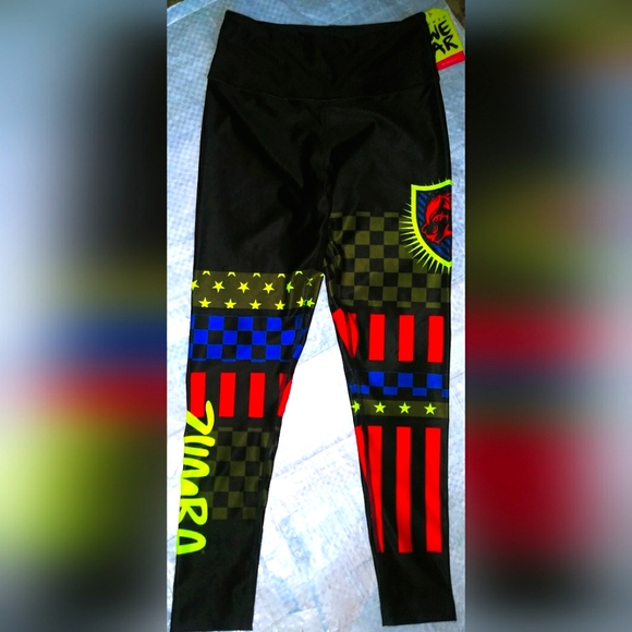 Zumba High Waisted Flag Ankle Leggings size Medium Marvelous Black Blue Red NWT - Picture 3 of 3